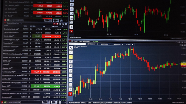 © Source: https://pixabay.com/photos/chart-trading-courses-forex-1905224/
